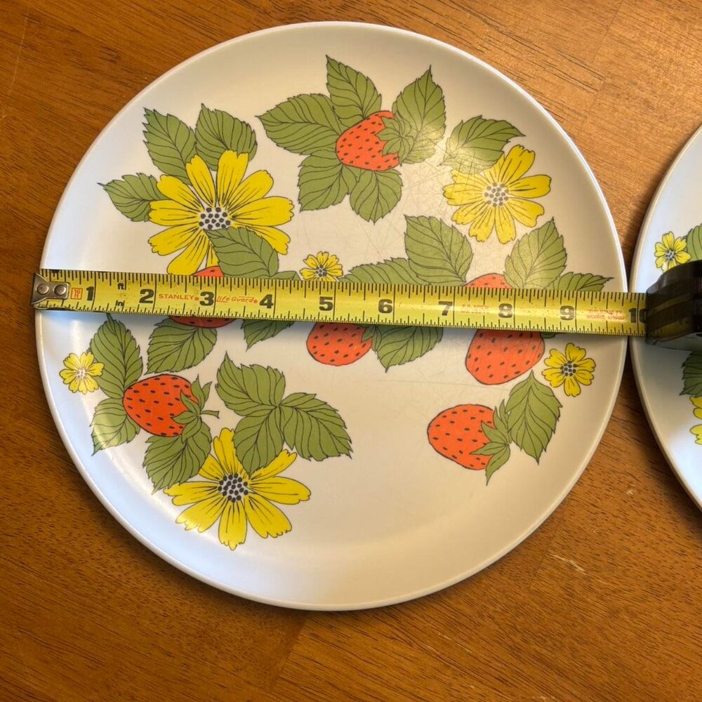 Strawberry plates - Picture 4 of 4